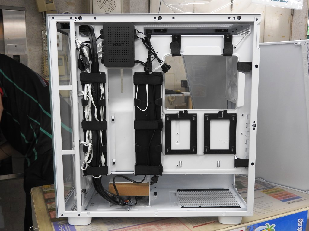 h7elitew_800x600i