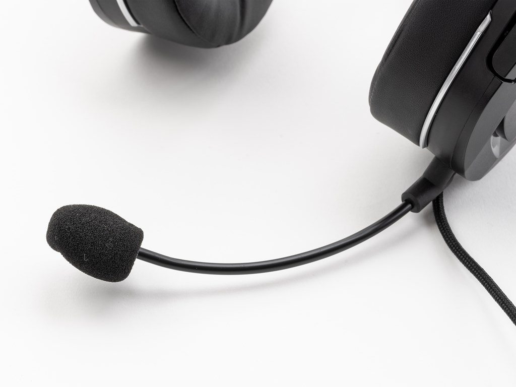 MSI_headset_38_1024x768