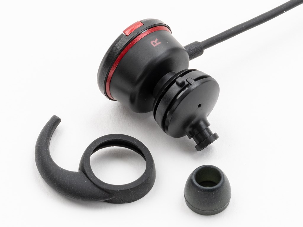 MSI_headset_44_1024x768