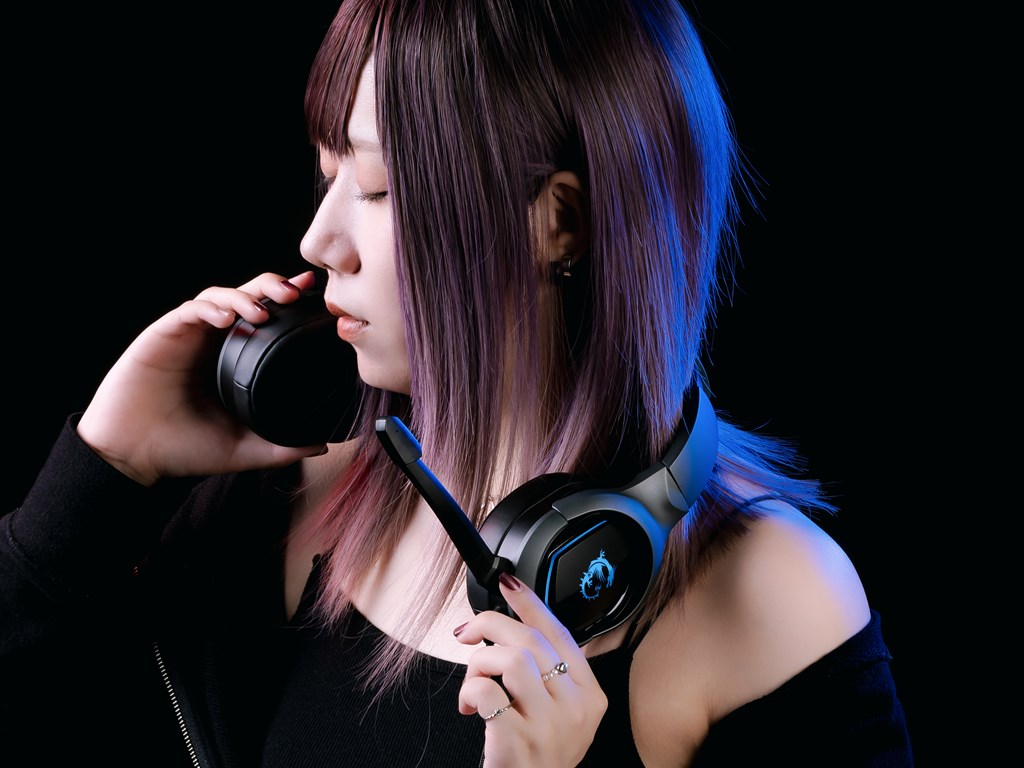 MSI_headset_03_1024x768