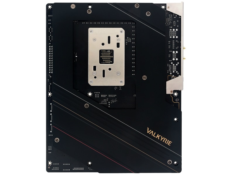 X670E_VALKYRIE_800x600d