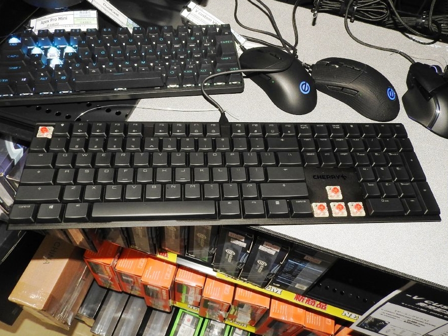 CherryMX10_1024x768c