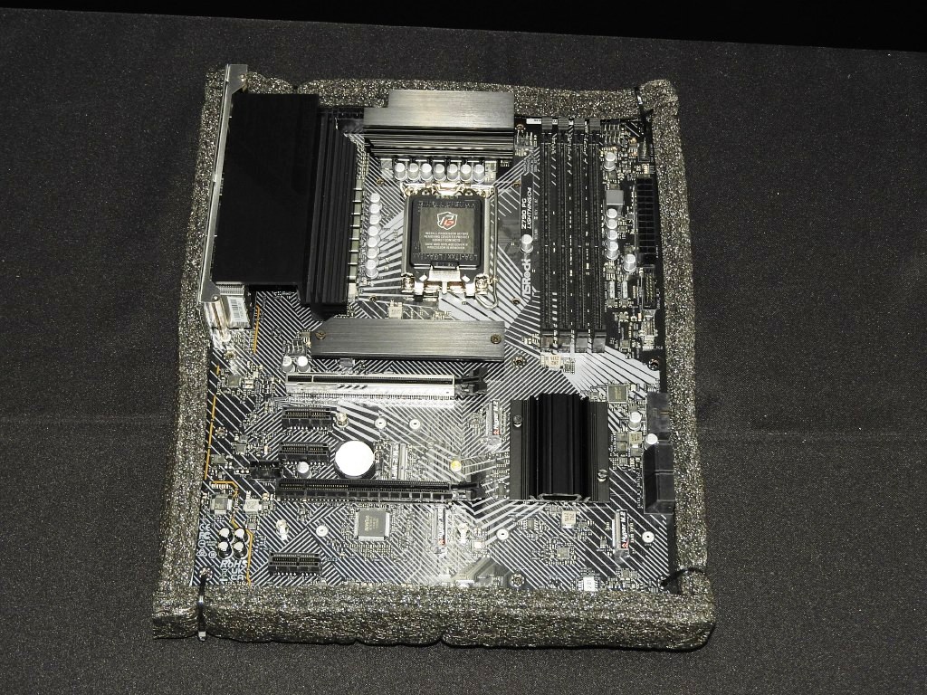 z790_asrock_210_1024x768