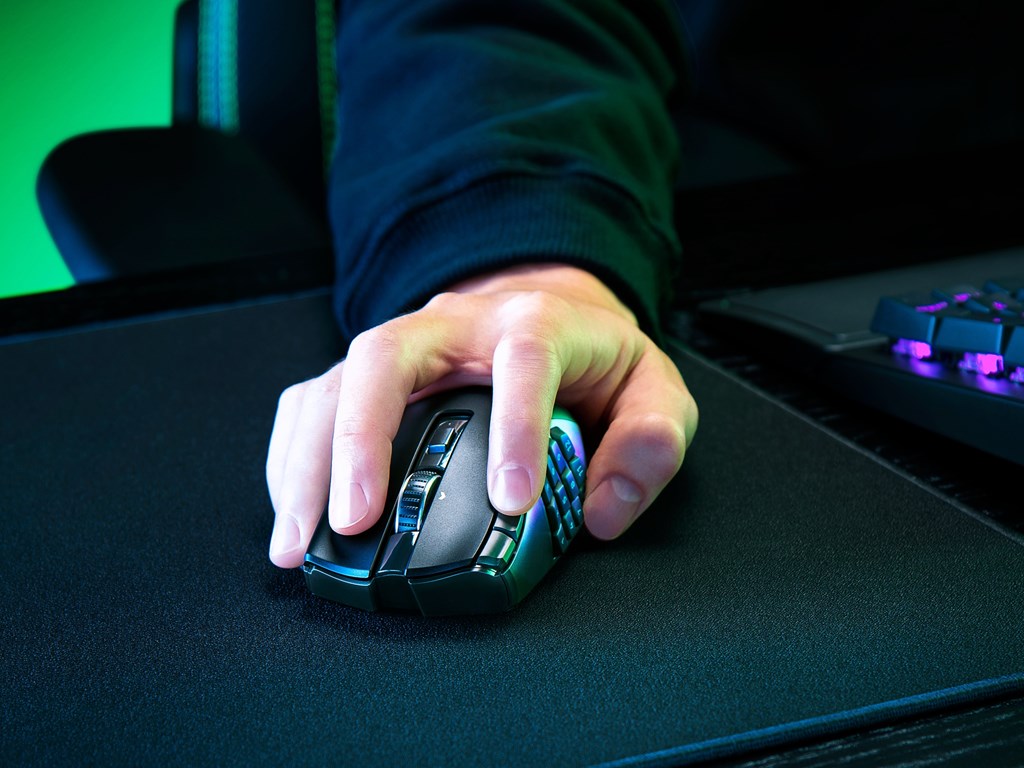Razer Naga V2 HyperSpeed