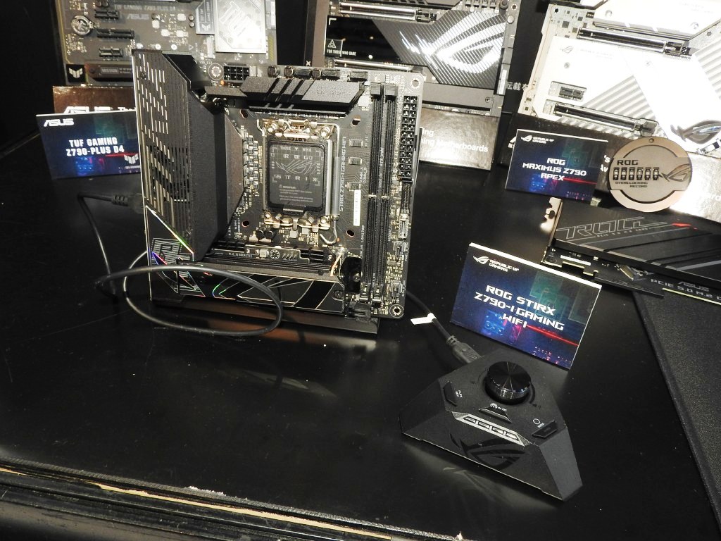 20221119intel_15_1024x768