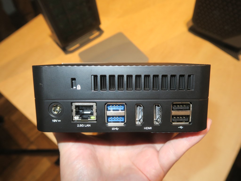 minisforum221122_1024x768r