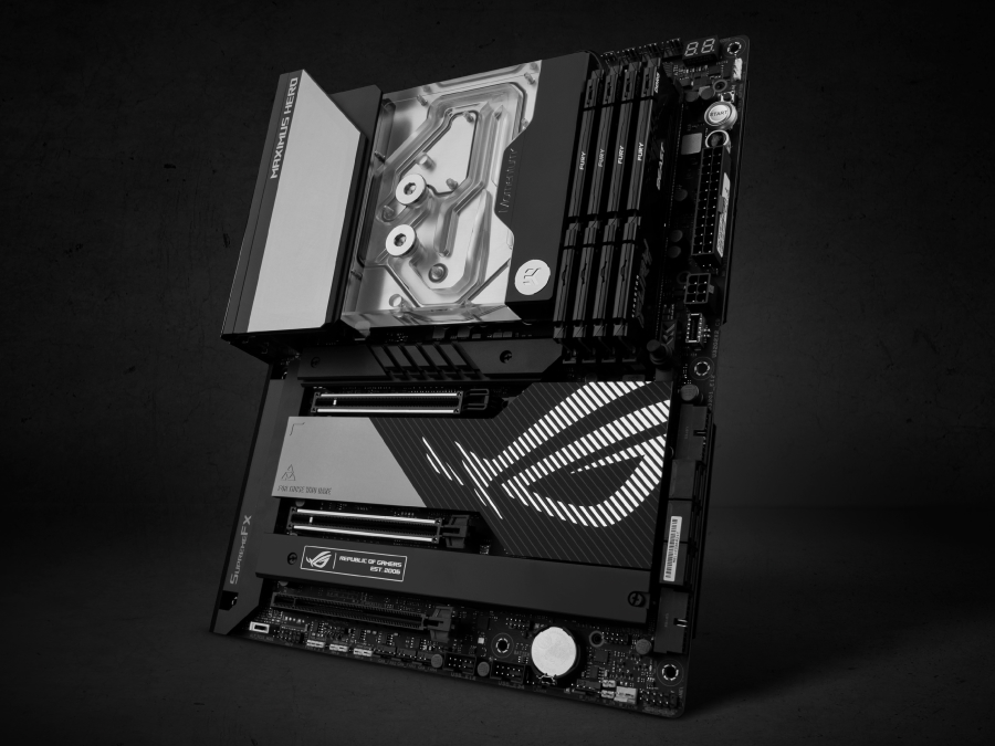 ek_quantum_momentum2_rog_maximus_z790_hero_900x675c