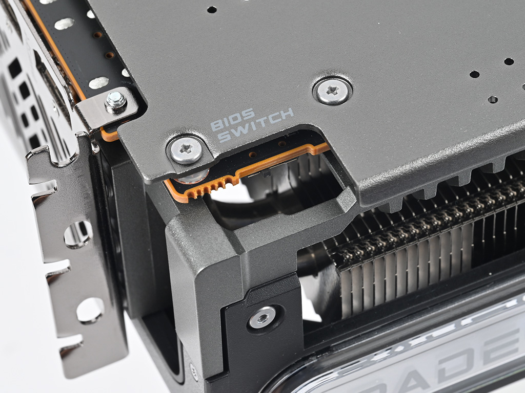 sapphire_nitro_radeon_rx_7900_xtx_19
