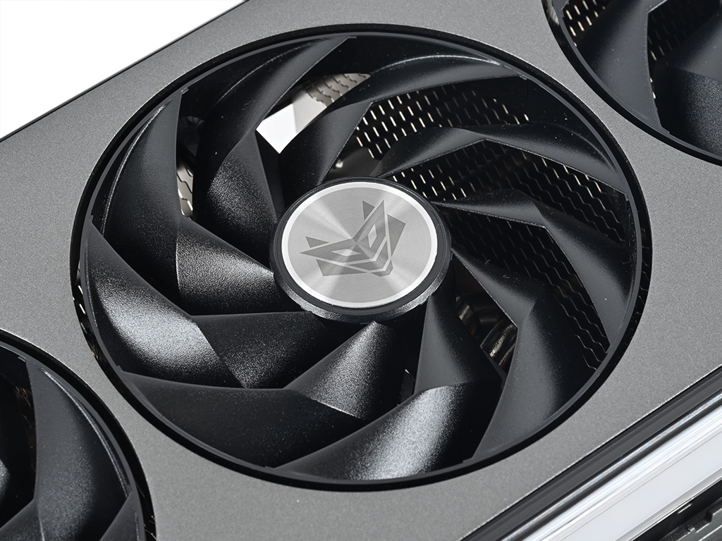 sapphire_nitro_radeon_rx_7900_xtx_23