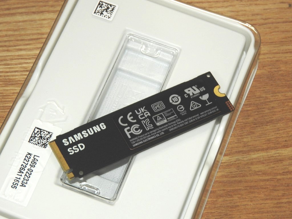 ssd_990_pro_1024x768f
