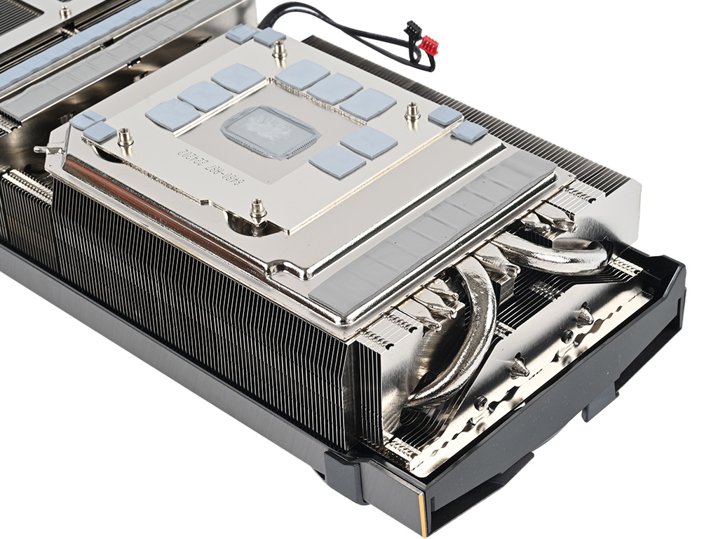 geforce_rtx_4090_suprim_x_42