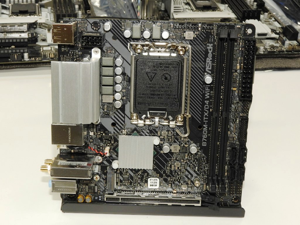 b760m_itxd4_wifi_1024x768a