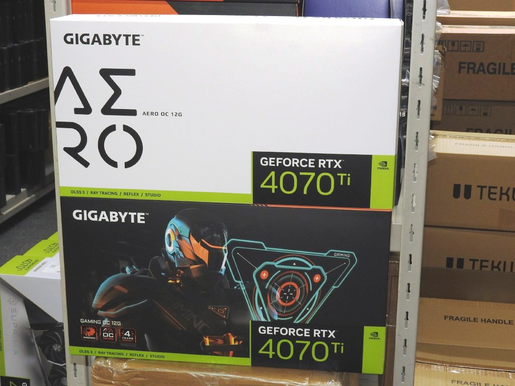 nv4070ti_akiba_1024x768_06