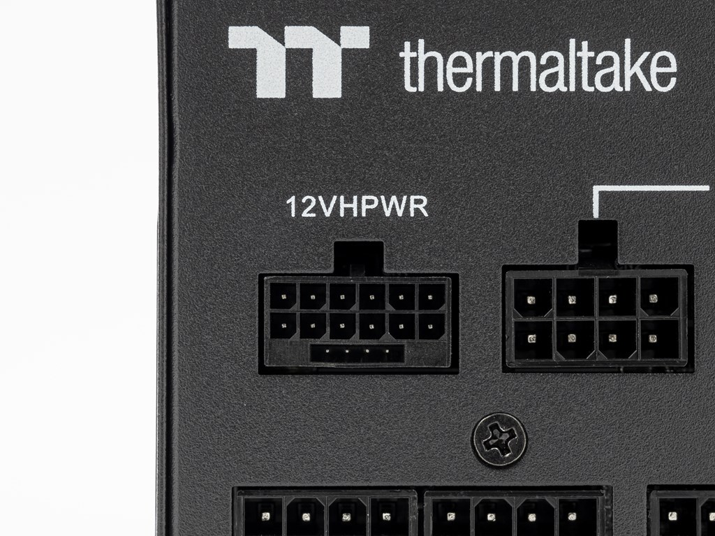 TOUGHPOWER_GF3_1350W_PCIE5_15
