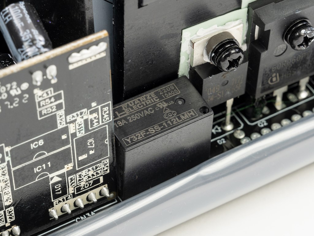 TOUGHPOWER_GF3_1350W_PCIE5_39