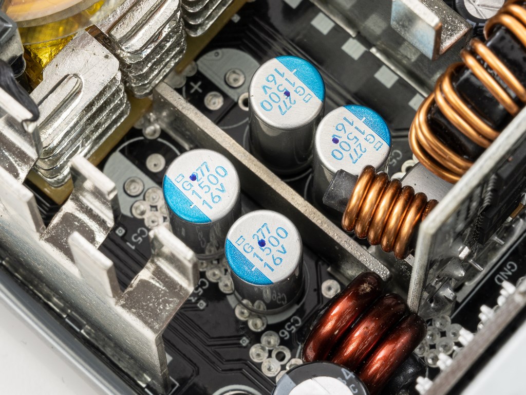 TOUGHPOWER_GF3_1350W_PCIE5_43
