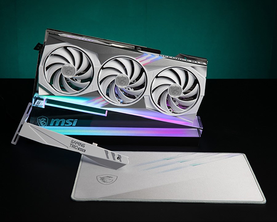 RTX4080_4070ti_GAMING_TRIO_WHITE_03