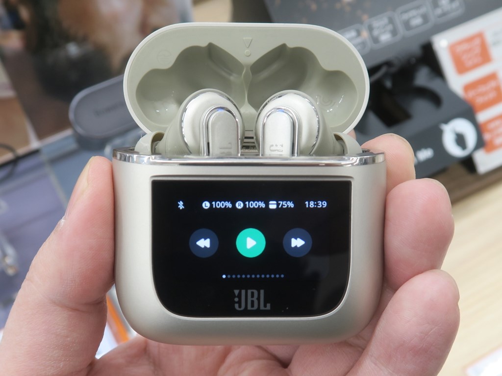 JBL_Tour_Pro2_04