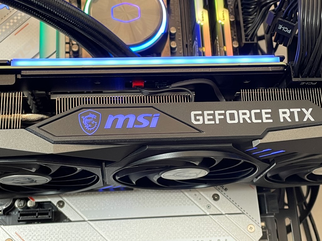 rtx3060ti_gddr6x_gaming_x_trio_10