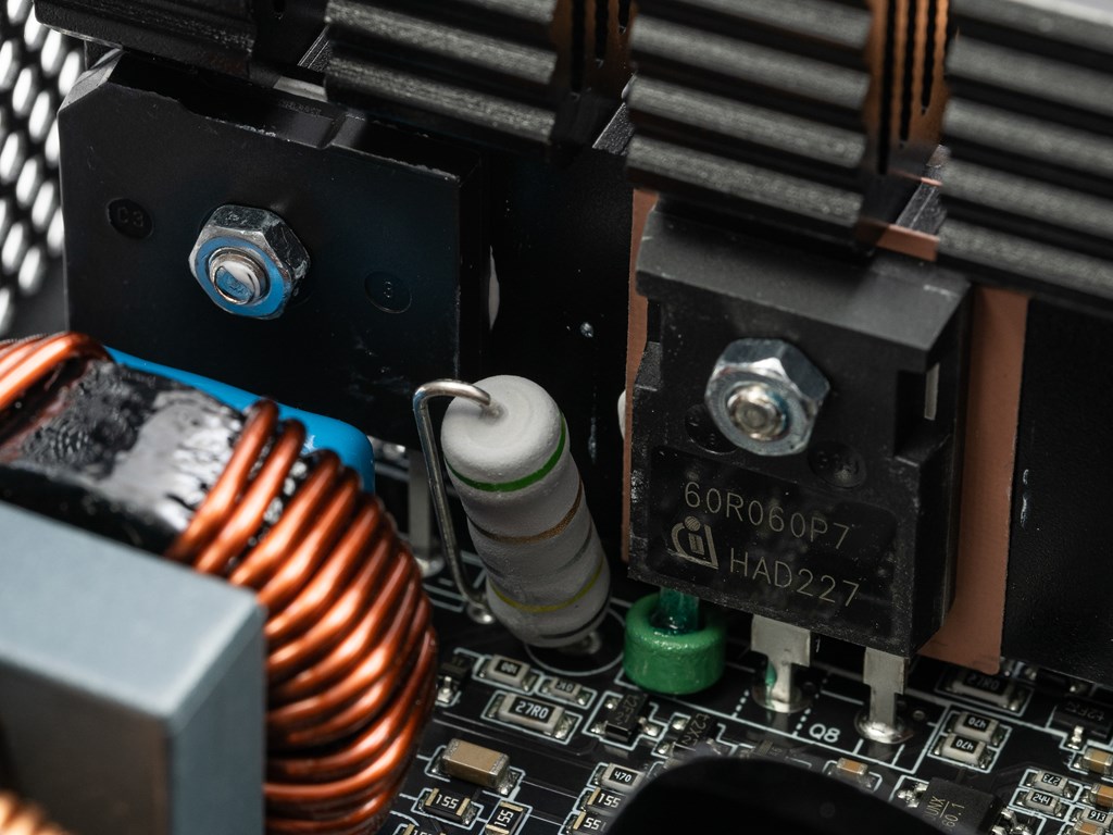 TUF_Gaming_1000W_Gold_44