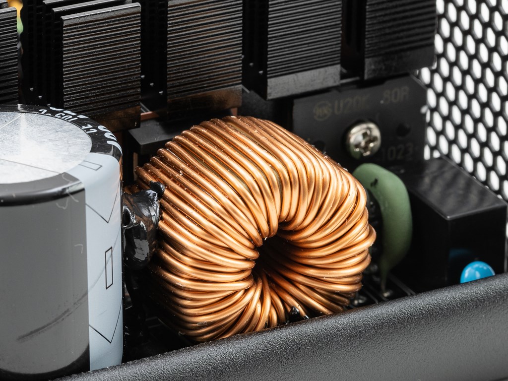 TUF_Gaming_1000W_Gold_46
