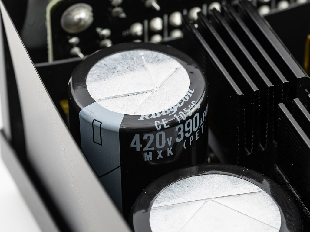 TUF_Gaming_1000W_Gold_47