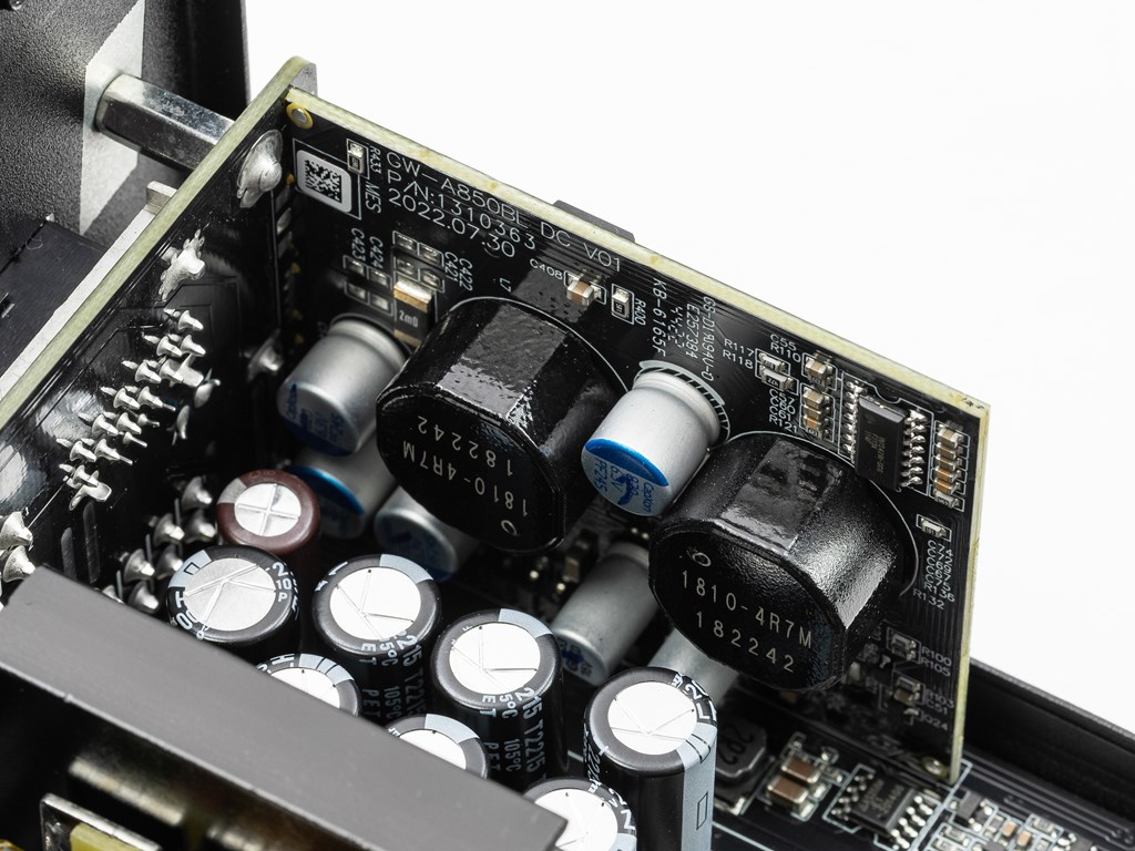 TUF_Gaming_1000W_Gold_57