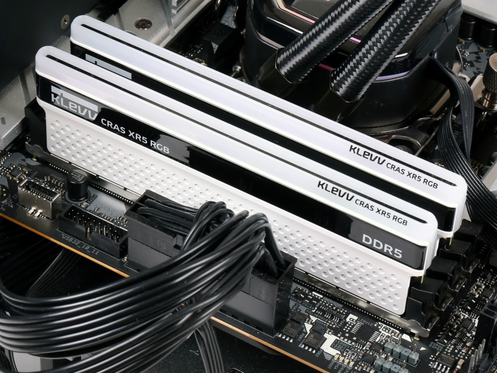 x670e_steellegend_904_1024x768