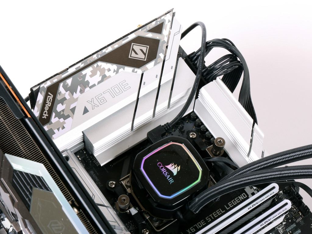 x670e_steellegend_906_1024x768