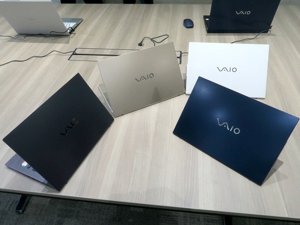 VAIO_F14_F16_15