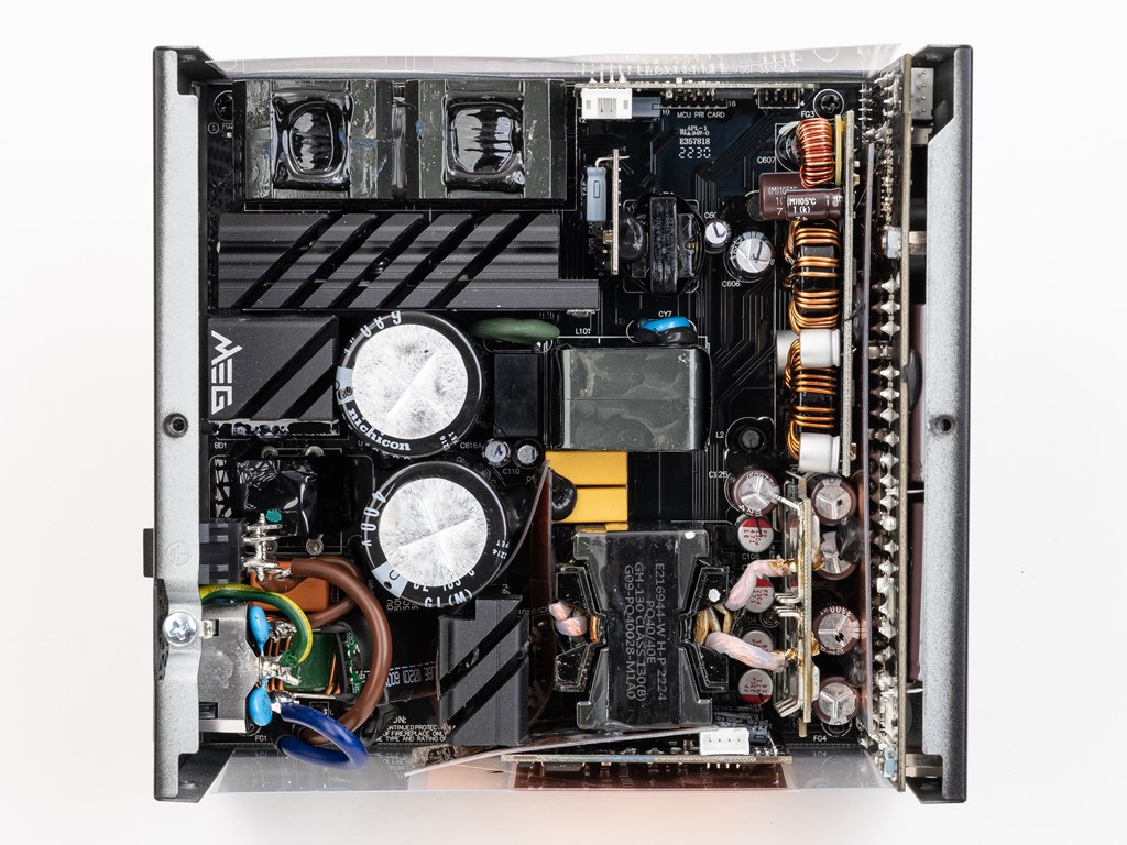 MEG_Ai1300P_PCIE5_review_37