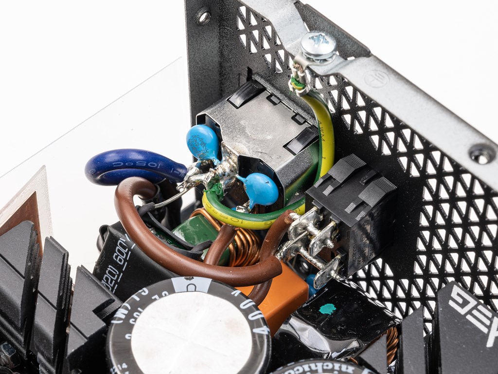 MEG_Ai1300P_PCIE5_review_38