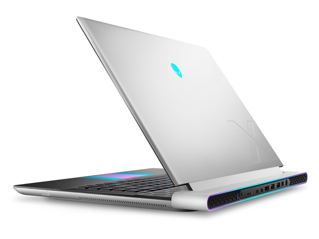 New_Alienware_x16_04