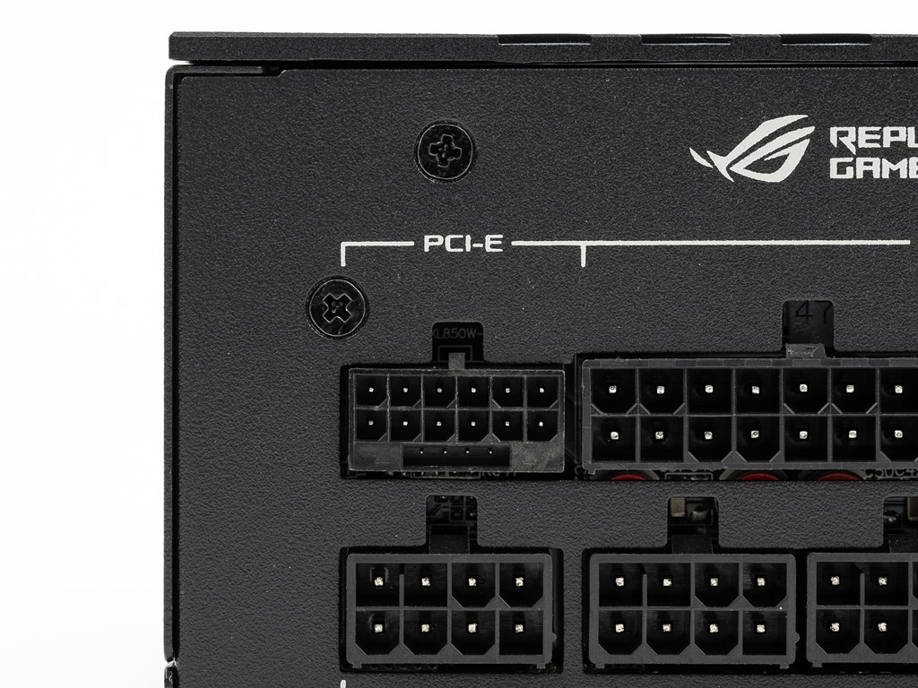 ROG_LOKI_SFXL_Platinum_20