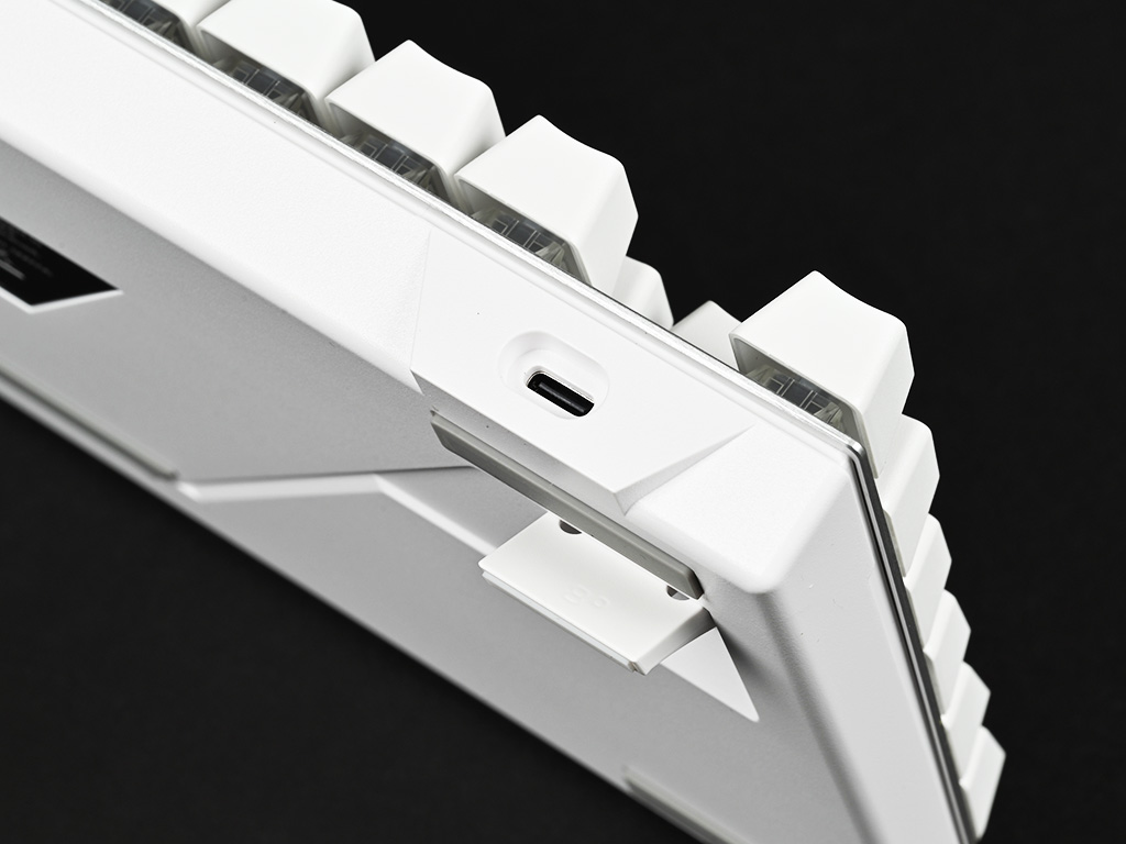 k60_pro_tkl_wht_11