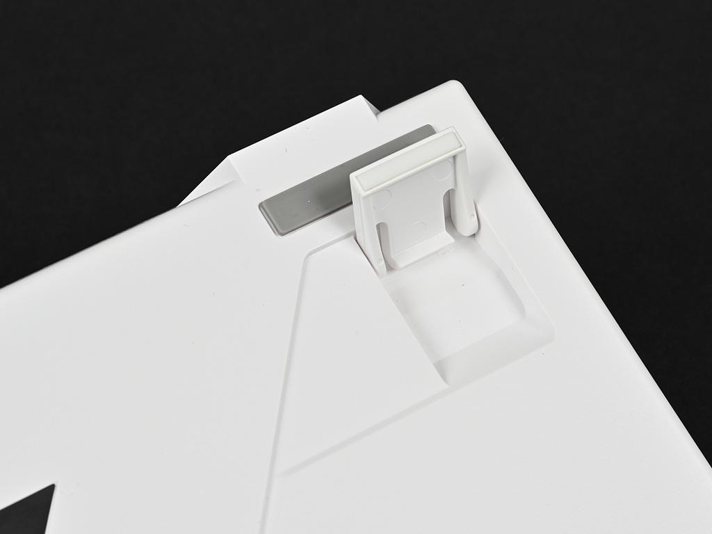 k60_pro_tkl_wht_13