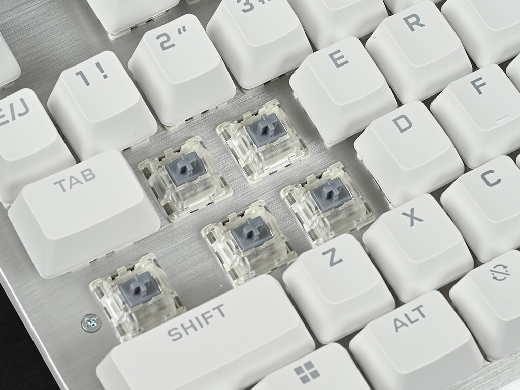 k60_pro_tkl_wht_27