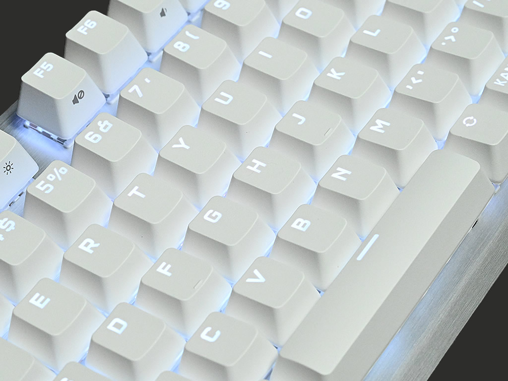 k60_pro_tkl_wht_31