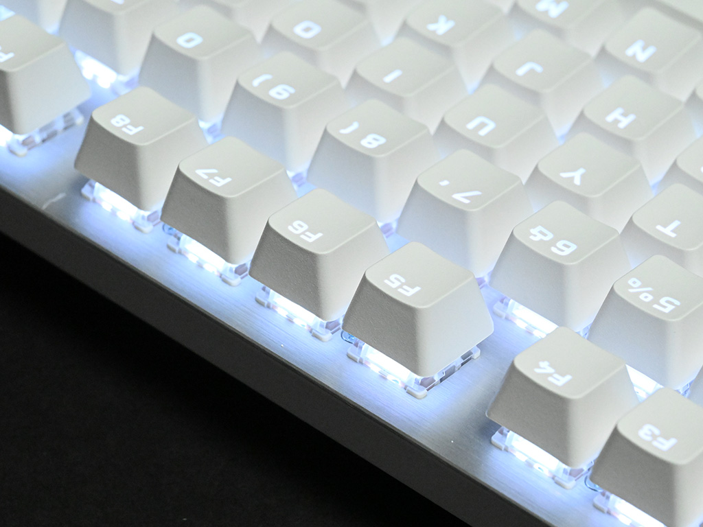 k60_pro_tkl_wht_37