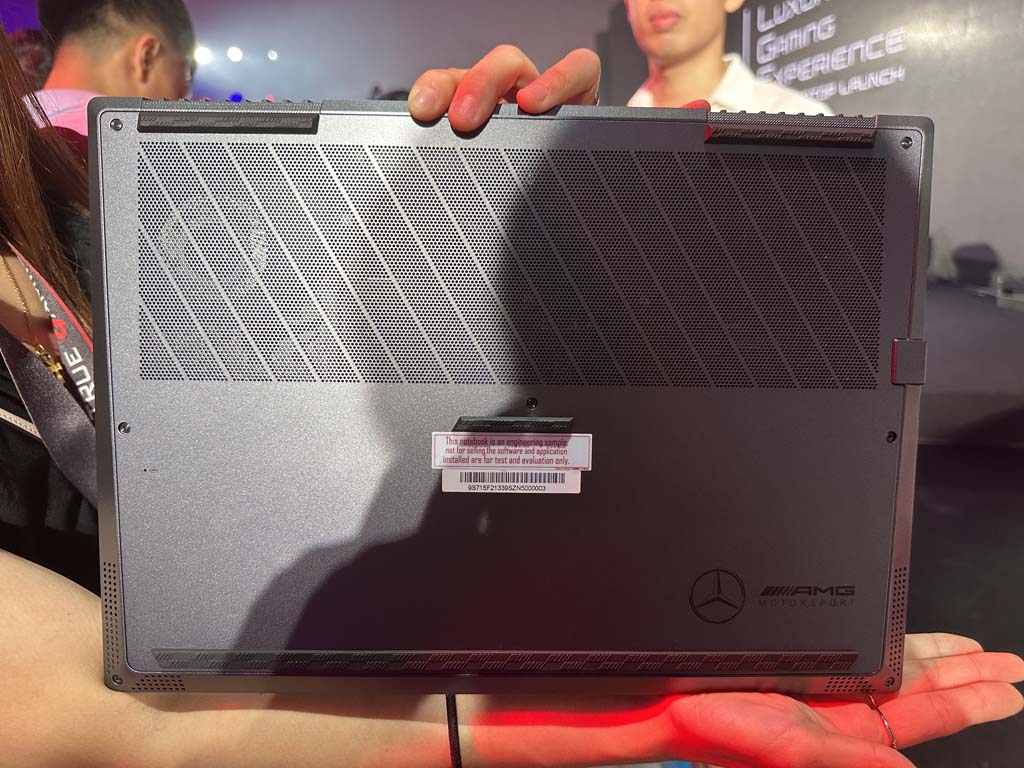 Stealth_16_Mercedes-AMG_07