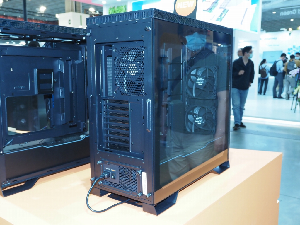 Dark_Base_Pro_900_14