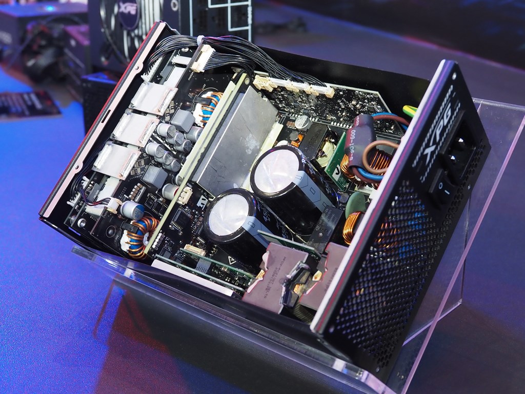 FUSION1600_TITANIUM_01