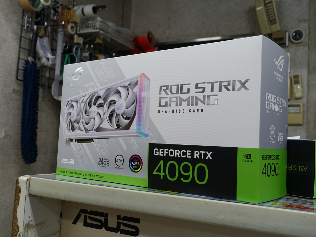 ROG-STRIX-RTX4090-24GWHITE_1024x768a