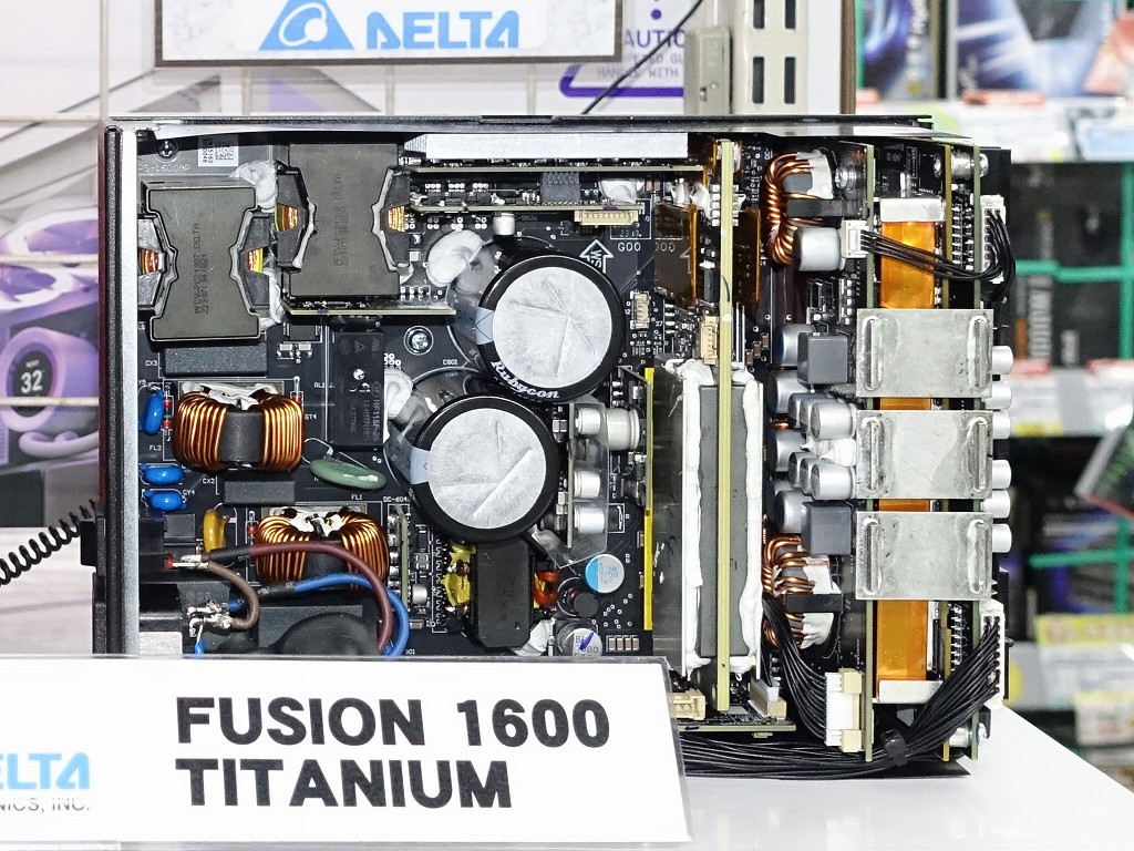 XPG_FUSION_1600_TITANIUM_akb_04