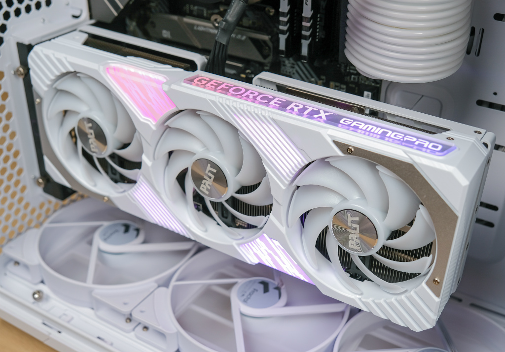 rtx4070_ti_wh_oc_04
