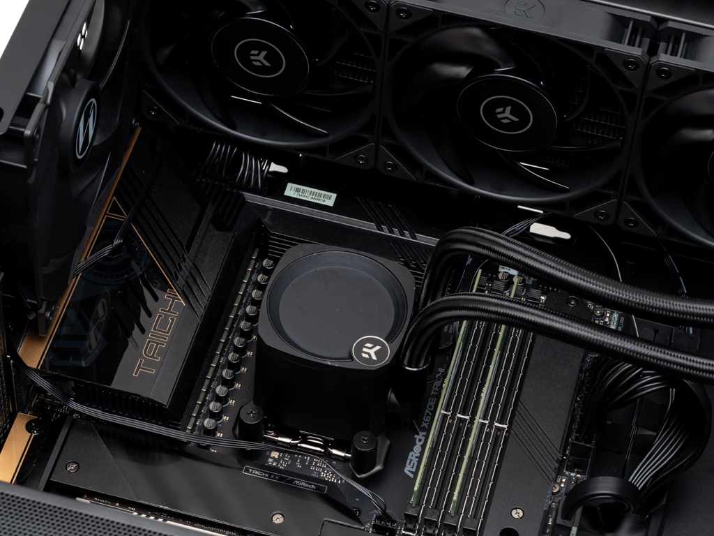 ek-nucleus_dark_89