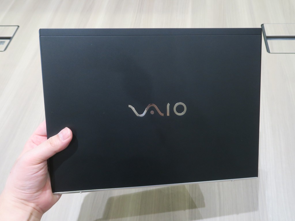 VAIO_S13_04