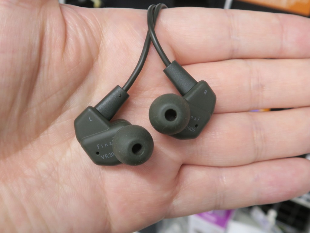 VR2000_Gaming_05