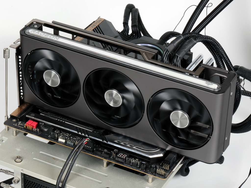 nitro_7800xt_901