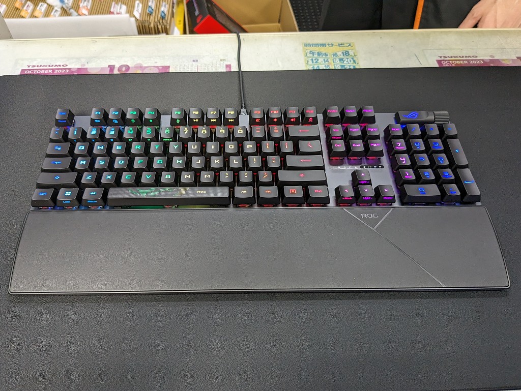 asus_rog_231013_03